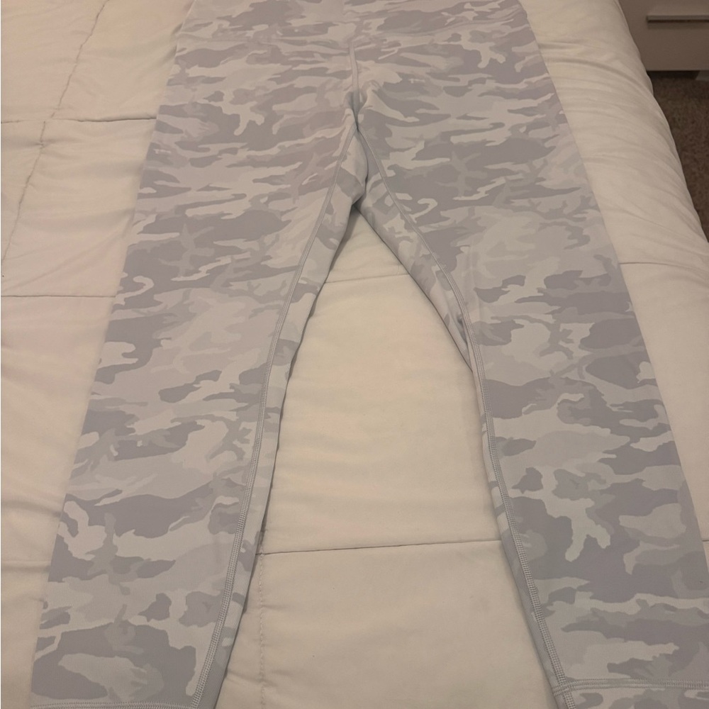 Grey Camo  Lululemon align leggings 25’